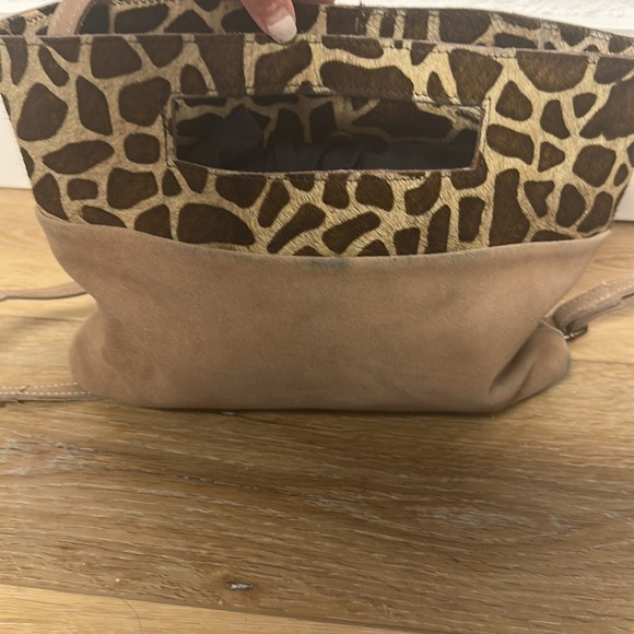 Anthropologie verona textured clutch crossbody giraffe print - Picture 4 of 12